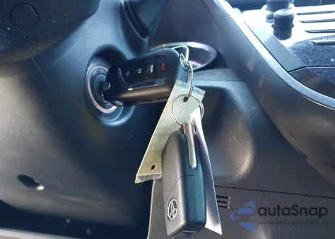 2020 Toyota Camry Se z USA, uszkodzony, nr VIN 4T1G11AK5LU865427